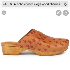 Wood and leather Bobochoses clogs